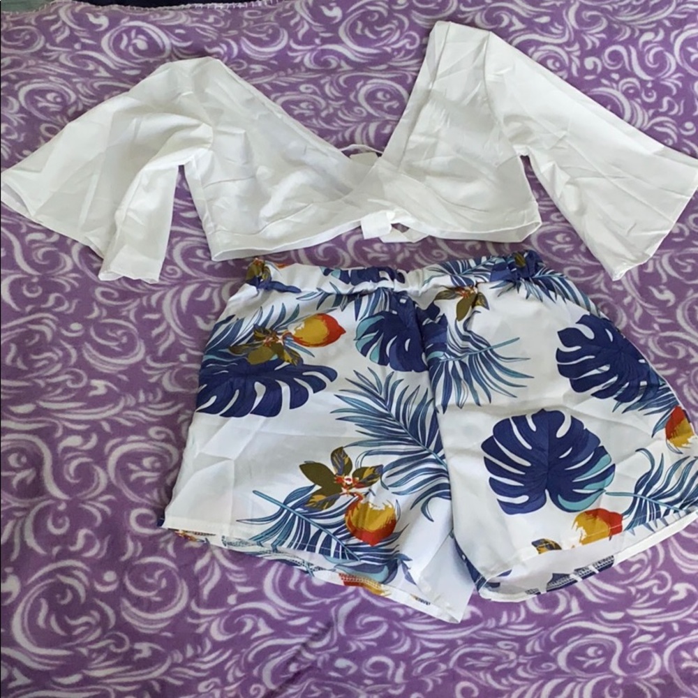 Floral crop top and shorts matching set